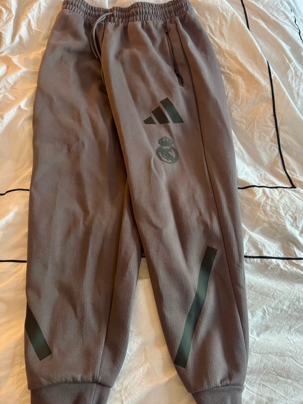 Adidas Real Madrid Logo Jogger Bottoms- Size Small